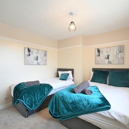 Villa Sleek And Stylish 3 Bed In Bolton - Garden - Parking Esterno foto