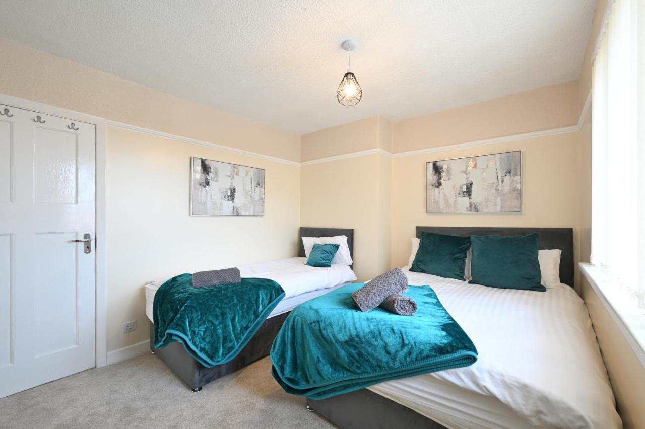 Villa Sleek And Stylish 3 Bed In Bolton - Garden - Parking Esterno foto