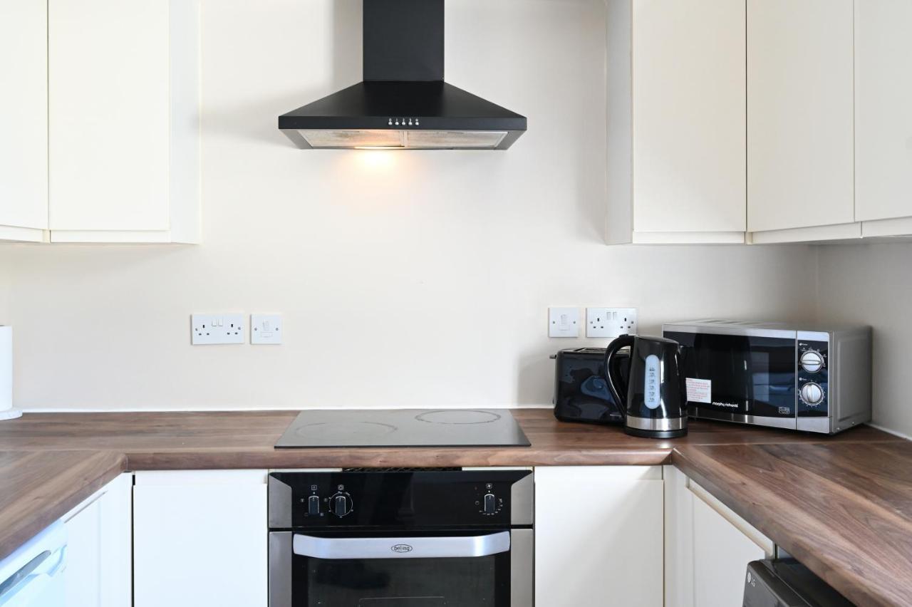 Villa Sleek And Stylish 3 Bed In Bolton - Garden - Parking Esterno foto