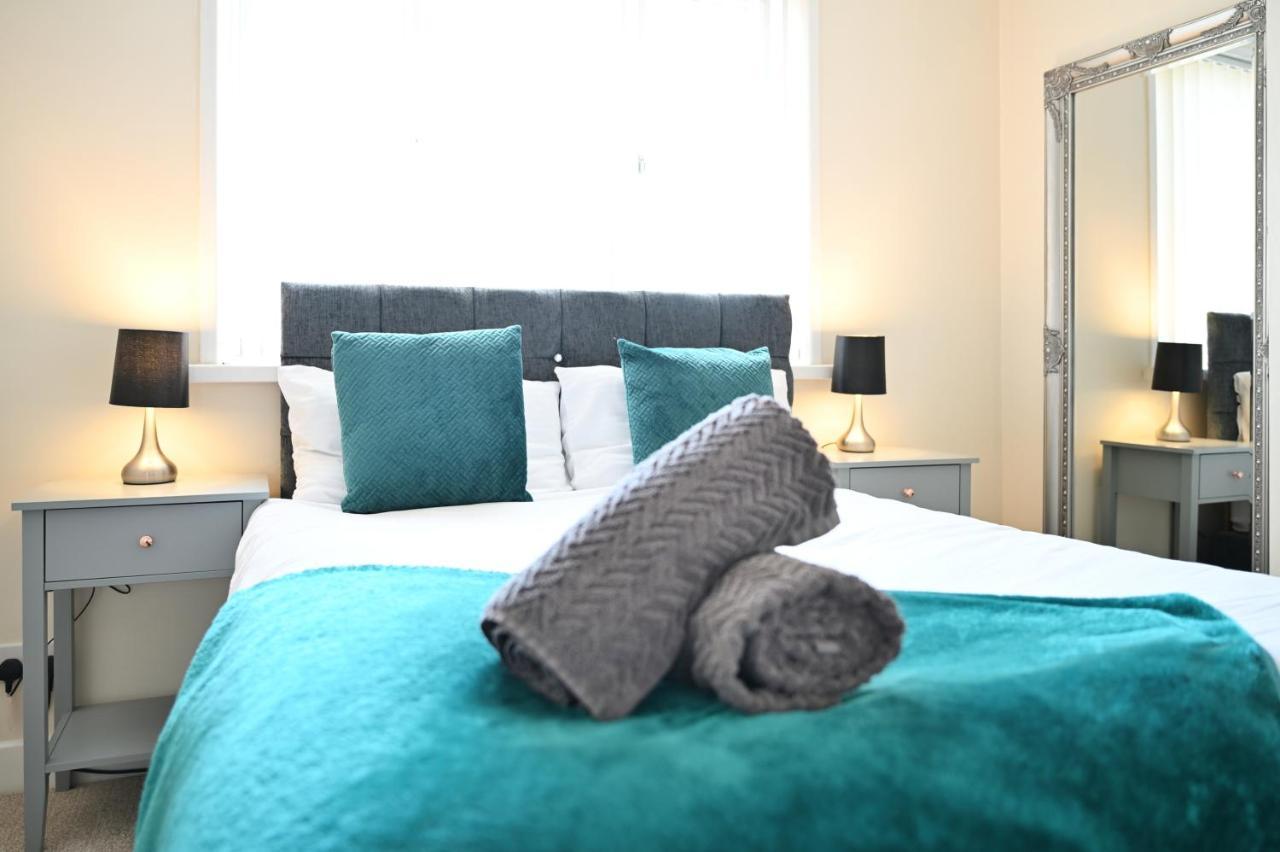 Villa Sleek And Stylish 3 Bed In Bolton - Garden - Parking Esterno foto