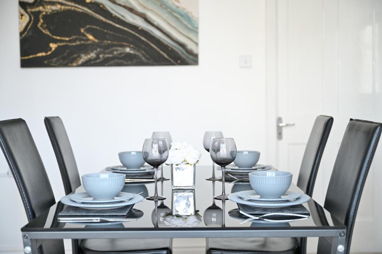 Villa Sleek And Stylish 3 Bed In Bolton - Garden - Parking Esterno foto