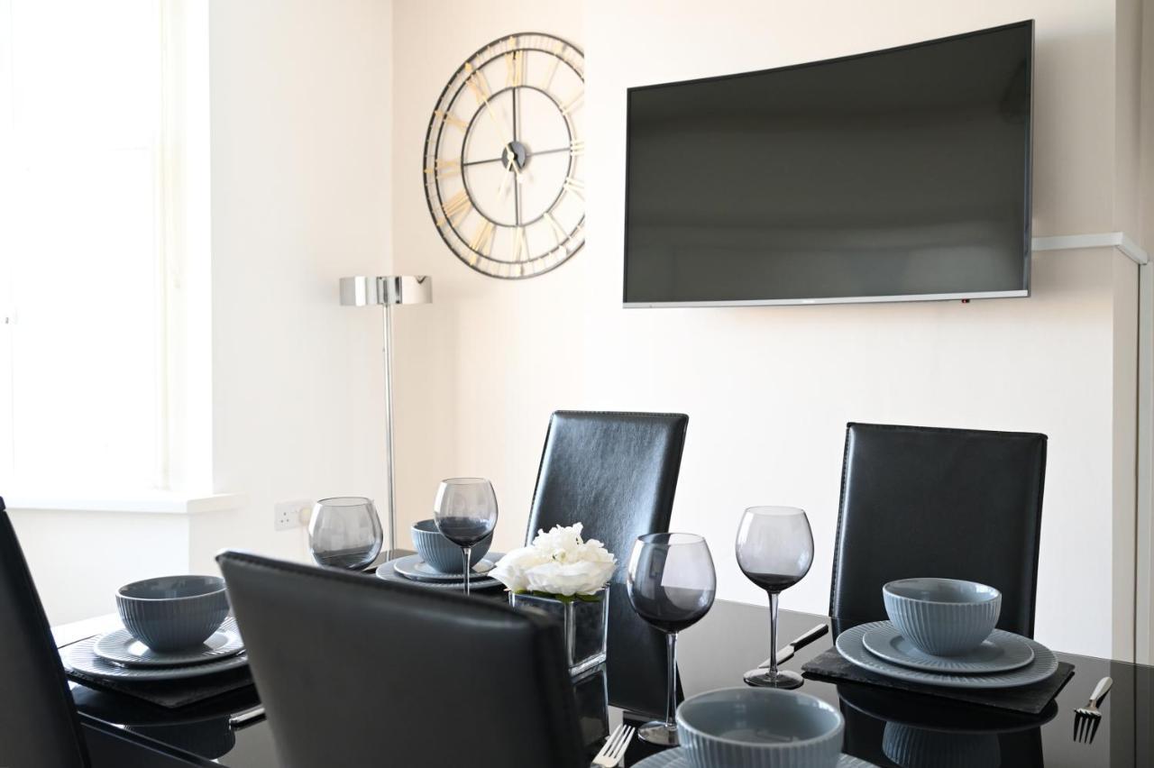 Villa Sleek And Stylish 3 Bed In Bolton - Garden - Parking Esterno foto