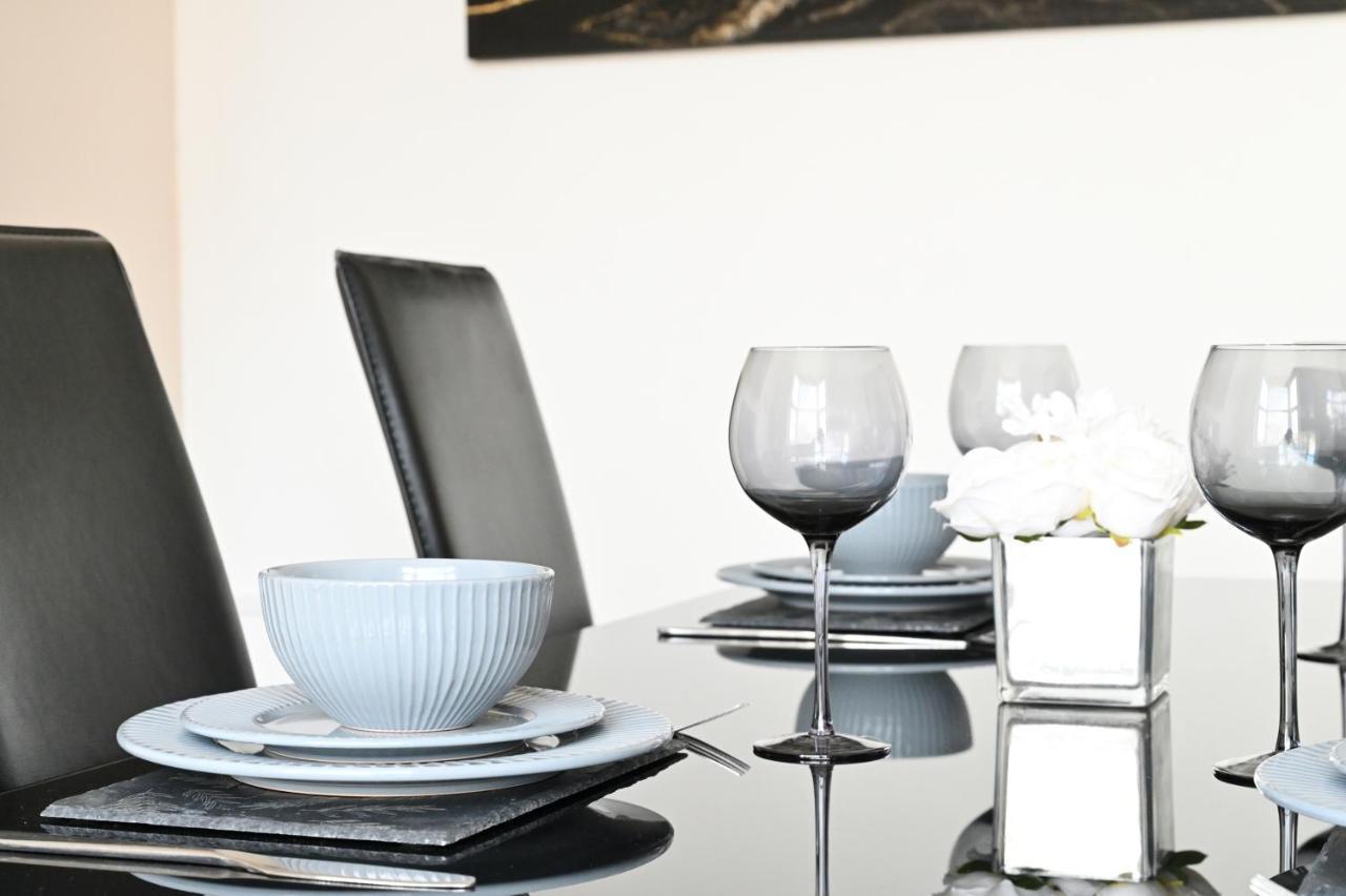 Villa Sleek And Stylish 3 Bed In Bolton - Garden - Parking Esterno foto