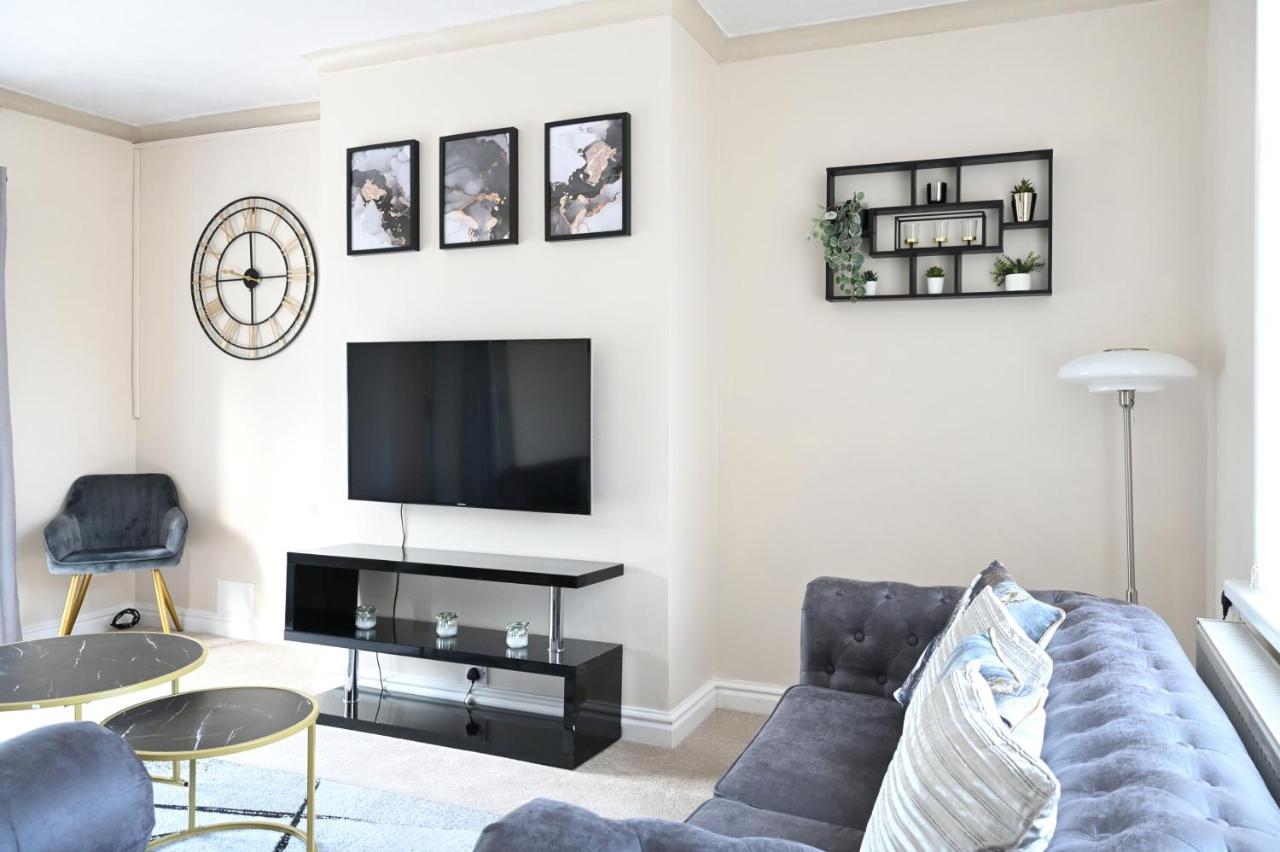 Villa Sleek And Stylish 3 Bed In Bolton - Garden - Parking Esterno foto
