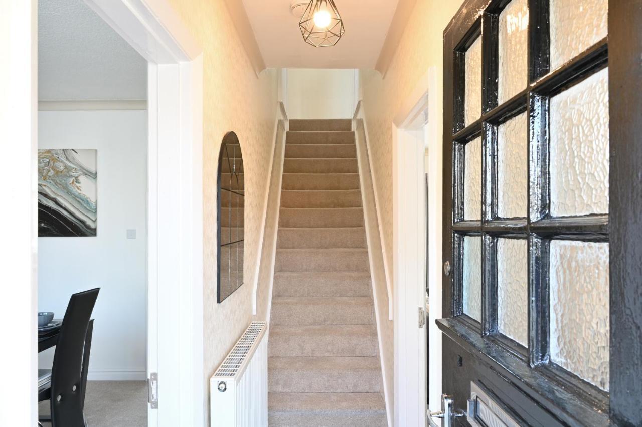 Villa Sleek And Stylish 3 Bed In Bolton - Garden - Parking Esterno foto