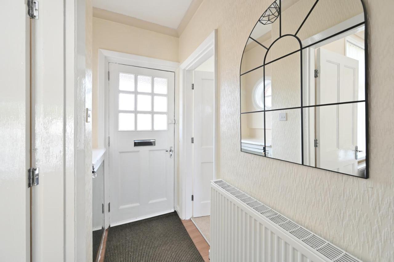 Villa Sleek And Stylish 3 Bed In Bolton - Garden - Parking Esterno foto